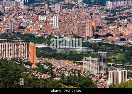 Blick auf Copacabana, Vorort von Medellin. Stadt und Gemeinde im kolumbianischen Departement Antioquia. Kolumbien Stockfoto