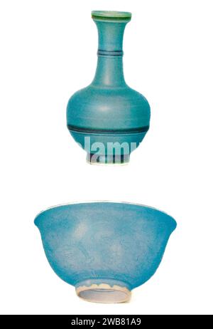 Vase und Darm mit minutiös geknitterter türkisfarbener Glasur. K’ang Hsi-Periode. Aus der chinesischen Kunst : hundert farbige Platten, die Töpferwaren und Porzellan aller Epoche wiedergeben, Jacken, Lacke, Gemälde, Bronzen, Möbel, etc. von Hobson, R. L. (Robert Lockhart), 1872-1941 Erscheinungsdatum 1927 Publisher New York: the Macmillan Company Stockfoto