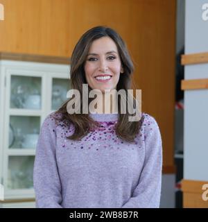 ANA Boyer nimmt am 08. Januar 2024 an der TV-Show „Bake Off, Famosos Al Horno“ im La Cigueña Hotel in Madrid Teil. Stockfoto