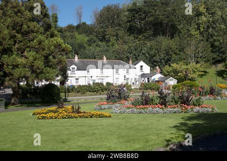 Die historischen Trenance Coattages in den preisgekrönten Trenanc Gardens in Newquay in Cornwall, Großbritannien. Stockfoto