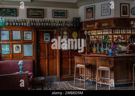 Das Innere des Dacre Arms Pub in Blackheath, London, Großbritannien Stockfoto