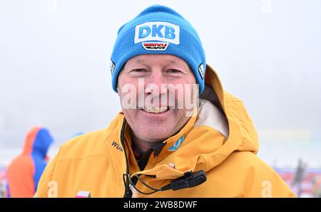 Oberhof, Deutschland. Januar 2024. Uros Velepec, Cheftrainer Biathlon Männer beim Deutschen Skiverband, steht beim Biathlon-WM in der Lotto Thüringen Arena auf dem Rennsteig. Quelle: Martin Schutt/dpa/Alamy Live News Stockfoto