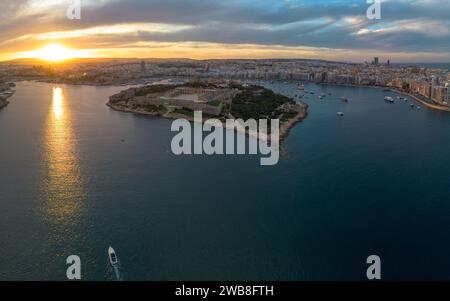 Malta - aus der Vogelperspektive auf die Altstadt von Valletta - Hauptstadt der Insel Malta im Mittelmeer Stockfoto