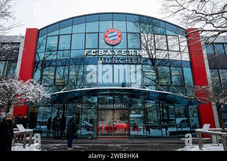 München, Deutschland. Januar 2024. Fußball: Ein Vereinsgebäude des FC Bayern München, aufgenommen in München. Franz Beckenbauer starb am Sonntag 07.01.24 im Alter von 78 Jahren. Quelle: Lennart Preiss/dpa/Alamy Live News Stockfoto