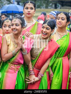 Darsteller einer Gujarati-Tanzgruppe, Diwali Festival am Trafalgar Square anlässlich des Hindu-Neujahrs in London, Großbritannien Stockfoto