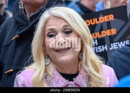 Vanessa Feltz nimmt am Marsch gegen Antisemitismus Teil, London, 26. November 2023. Stockfoto