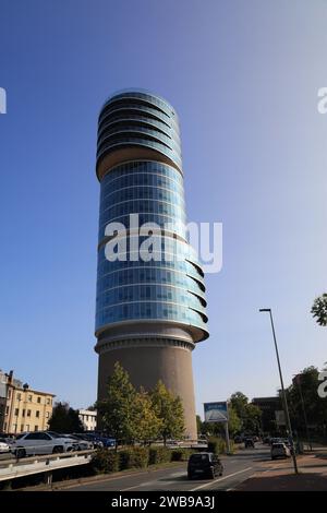 BOCHUM, 17. SEPTEMBER 2020: Exzenterhaus Skyscaper in Bochum. Das Bürogebäude wurde 2009-2013 auf dem historischen Beton A errichtet Stockfoto