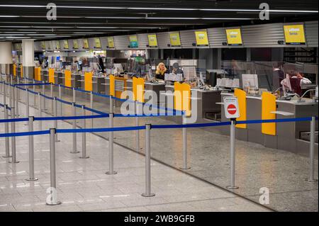 Streik am Flughafen Frankfurt 27.03.2023 Frankfurt Mitarbeiter streiken am Flughafen Fraport, Leere Halle Schalterhalle Abflug B , Terminal 1. Check-In Deutsche Lufthansa. Frankfurt Frankfurt Hessen Deutschland *** Streik am Frankfurter Flughafen 27 03 2023 Frankfurt-Mitarbeiter streiken am Fraport Airport, leere Halle Schalterhalle Abflug B, Terminal 1 Check in Deutsche Lufthansa Frankfurt Frankfurt Hessen Deutschland Stockfoto