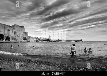 Collioure-Badegäste, Mittelmeer Stockfoto