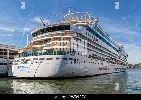 AIDAluna, Tochtergesellschaft der Carnival Corp. AIDA Cruises, dockte im Oktober 2017 am New Yorker Passagierschiffterminal auf der West Side von Manhattan an. Stockfoto