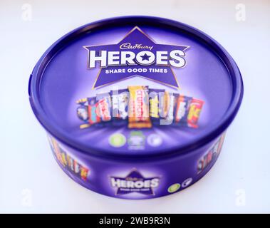 Eine Schachtel Cadbury Heroes Süßigkeiten Stockfoto