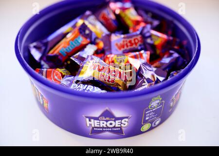 Eine Schachtel Cadbury Heroes Süßigkeiten Stockfoto