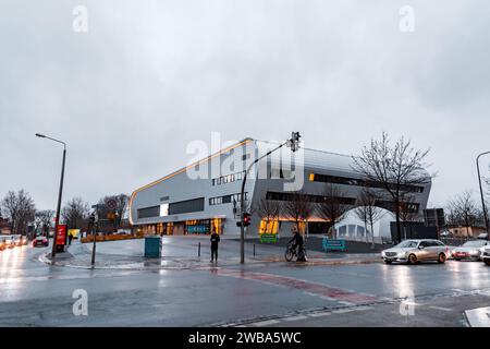 Dresden, Deutschland - 19. Dezember 2021: Die BallsportArena Dresden ist eine 2017 eröffnete Mehrzwecksporthalle in der sächsischen Hauptstadt Dresden. Stockfoto