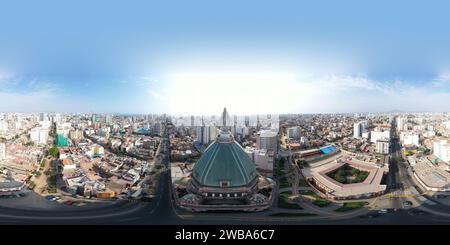 Sehen Sie sich die Kirche des Unbefleckten Herzens Mariens der 360. Klasse an, die sich im historischen Viertel von Magdalena befindet. Peru Stockfoto