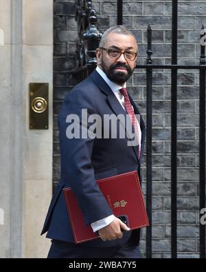 London, England, Großbritannien. Januar 2024. Innenminister JAMES verlässt die Downing Street nach einer Kabinettssitzung. (Kreditbild: © Thomas Krych/ZUMA Press Wire) NUR REDAKTIONELLE VERWENDUNG! Nicht für kommerzielle ZWECKE! Stockfoto