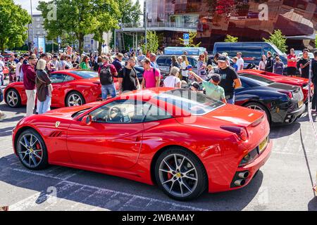 Liepaja, Lettland, 20. Juli 2023: Europäische Ferrari-Autobesitzer-Veranstaltung und Automobilausstellung, Ferrari California Stockfoto