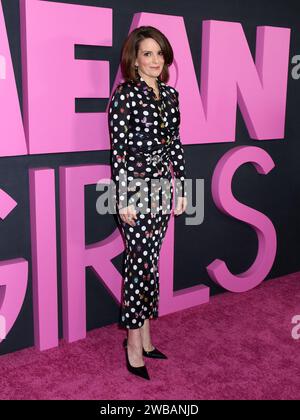 New York City, USA. Januar 2024. Tina Fey besuchte die „Mean Girls“ Global Premiere am 8. Januar 2024 am AMC Lincoln Square in New York City, NY © Steven Bergman/AFF-USA.COM Credit: AFF/Alamy Live News Stockfoto