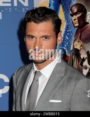 New York City, USA. Januar 2024. Der Schauspieler Adan Canto, der mit Jahren an Blinddarmkrebs starb, starb am 8. Januar 2024 im Alter von 42 Jahren. -------------------------------------------------------------------------------- Adan Canto „X-Men: Days of Future Past“-Weltpremiere am 10. Mai 2014 im Jacob Javits Center. © Steven Bergman/AFF-USA.com Credit: AFF/Alamy Live News Stockfoto