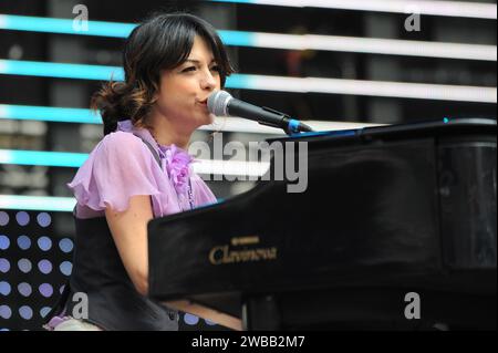 Mailand Italien 21.06.2009: Dolcenera, italienische Sängerin, tritt beim Live-Benefizkonzert „Amiche per l'Abruzzo“ auf, bei dem Erdbeben in den Abruzzen im Stadion San Siro Stockfoto