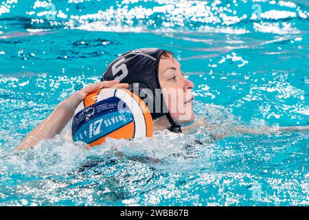 EINDHOVEN, NIEDERLANDE - 9. JANUAR: Louise Guillet von Frankreich während der Wasserpolo-Europameisterschaft der Frauen 2024 zwischen Griechenland und Frankreich im Pieter van den Hoogenband Zwemstadion am 9. Januar 2024 in Eindhoven, Niederlande. (Foto: Joris Verwijst/BSR Agency) Credit: BSR Agency/Alamy Live News Stockfoto