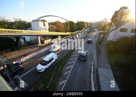 Baustelle Schwanheimer Ufer / Lyoner Straße. 30.09.2022 Frankfurt Baustelle Schwanheimer Ufer Ecke Lyoner Straße. Frankfurt Frankfurt Hessen Deutschland *** Baustelle Schwanheimer Ufer Lyoner Straße 30 09 2022 Frankfurt Baustelle Schwanheimer Ufer Ecke Lyoner Straße Frankfurt Frankfurt Hessen Deutschland Stockfoto