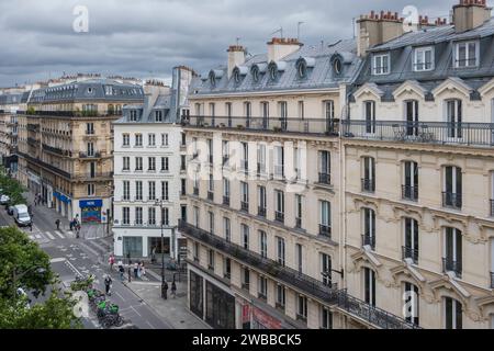 Häuser in der Rue de Turbigo in Paris. Stockfoto