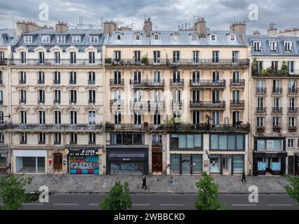 Häuser in der Rue de Turbigo in Paris. Stockfoto