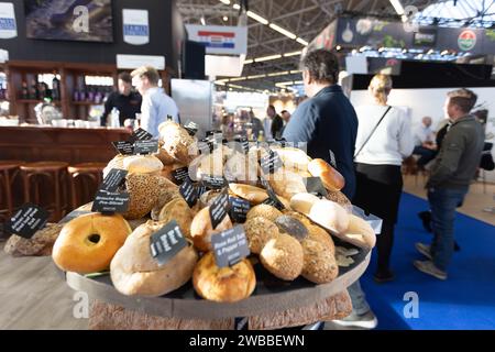 Amsterdam, Niederlande. Januar 2024. Am 9. Januar 2024 besuchen die Menschen die HORECAVA 2024 in Amsterdam, Niederlande. DIE HORECAVA, eine niederländische Fachmesse für Lebensmittel-, Getränke- und Dienstleistungsindustrie, findet hier von Montag bis Donnerstag statt. Quelle: Sylvia Lederer/Xinhua/Alamy Live News Stockfoto