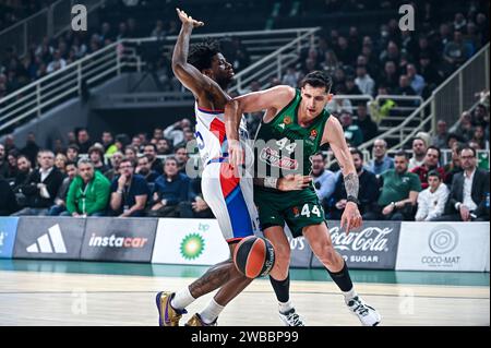 Athen, Lombardei, Griechenland. Januar 2024. 44 KONSTANTINOS MITOGLOU von Panathinaikos AKTOR Athen trat am 9. Januar 2024 in der OAKA Altion Arena in Athen in Griechenland gegen 25 DAN OTURU von Anadolu Efes Istanbul an. (Kreditbild: © Stefanos Kyriazis/ZUMA Press Wire) NUR REDAKTIONELLE VERWENDUNG! Nicht für kommerzielle ZWECKE! Stockfoto