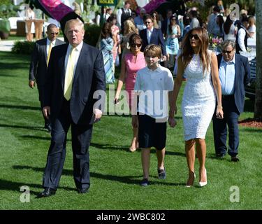 PALM BEACH, FL - JANUAR 04: Donald Trump, Melania Trump, Barron Trump nimmt am 4. Januar 2015 im Mar-A-Largo Club in Palm Beach, Florida, am Trump Invitational Grand Prix Mar-A-Lago Club Teil. Personen: Donald Trump, Melania Trump, Barron Trump Kredit: Storms Media Group/Alamy Live News Stockfoto