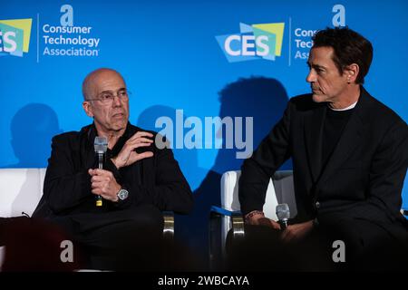 Las Vegas, NV, USA. Januar 2024. 9. Januar 2024: (L-R) Jeffery [Katzenberg und Schauspieler Robert Downey Jr. beantworten Fragen während der Consumer Electronics Show (CES 2024) im Aria Resort and Casino in Las Vegas, NV. Christopher Trim/CSM. Stockfoto