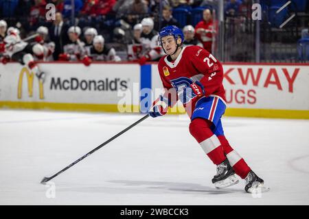 7. Januar 2024: Laval Rocket Forward Riley Niere (21) stürzt in der ersten Periode gegen die Utica Comets. Die Utica Comets veranstalteten die Laval Rocket in einem Spiel der American Hockey League im Adirondack Bank Center in Utica, New York. (Jonathan Tenca/CSM) Stockfoto