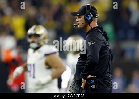 HOUSTON, TX – 08. JANUAR: Washington Huskies-Cheftrainer Kalen DeBoer reagiert während der CFP National Championship gegen die Michigan Wolverines am 08. Januar 2024 im NRG Stadium in Houston, Texas. (Foto: Joe Robbins/Image of Sport) Stockfoto
