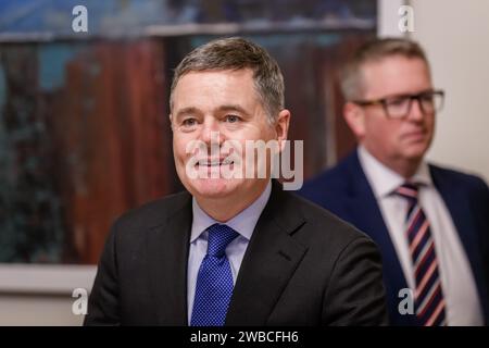 RIGA, Lettland. Januar 2024. Der lettische Finanzminister Arvils Aserbaidschadens trifft sich mit Paschal Donohoe (auf Foto), dem Präsidenten der Eurogruppe, Minister für öffentliche Ausgaben, die Umsetzung des nationalen Entwicklungsplans und die Reform Irlands. Quelle: Gints Ivuskans/Alamy Live News Stockfoto