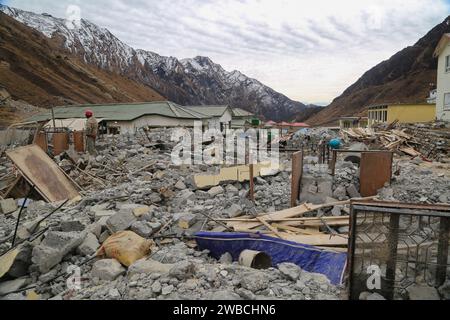 Abgerissene Gebäude für den Wiederaufbau von Kedarnath in Uttarakhand. Die Regierung erstellte einen Wiederaufbauplan für das Kedarnath-Tempelgebiet, das bei Überschwemmungen von 2013 beschädigt wurde. Stockfoto