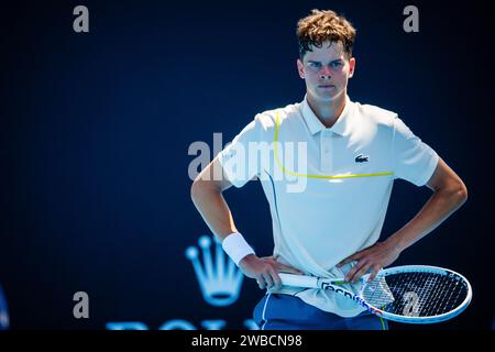 Melbourne, Australien. Januar 2024. Der belgische Alexander Block (ATP 351) reagiert während eines Qualifikationsspiels zwischen Belgischer Blockx und US Svajda in der Qualifikation zum Grand Slam-Tennis-Turnier der Australian Open am Mittwoch, den 10. Januar 2024, in Melbourne Park, Australien. Die Ausgabe 2024 des Australian Grand Slam findet vom 14. Bis 28. Januar statt. BELGA FOTO PATRICK HAMILTON Credit: Belga News Agency/Alamy Live News Stockfoto