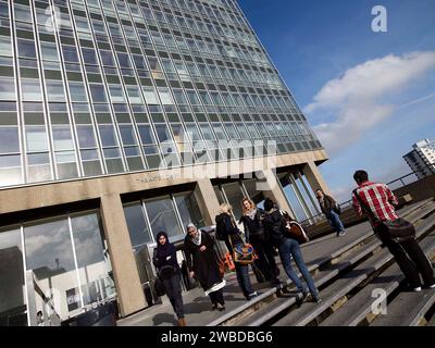 Der denkmalgeschützte Sheffield Arts Tower, Sheffield University, South Yorkshire, Vereinigtes Königreich Stockfoto