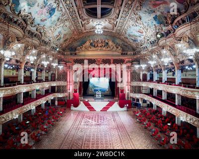 Das Innere des Blackpool Tower Ballroom, Blackpool, Nordwesten Englands, Großbritannien Stockfoto