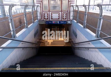 Streik der GDL bei der Bahn die GDL hat kurzfristig einen flächendeckenden Streik von Mittwoch, 15.11., 22 Uhr bis Donnerstag, 16.11., 18 Uhr angekündigt. Der Streik wird sich massiv auf den gesamten deutschen Bahnbetrieb auswirken. *** GDL-Bahnstreik die GDL hat kurzfristig ab Mittwoch, 15 11, 22 xFDJPGx einen bundesweiten Streik angekündigt Stockfoto