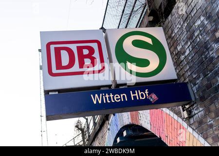 Streik der GDL bei der Bahn die GDL hat kurzfristig einen flächendeckenden Streik von Mittwoch, 15.11., 22 Uhr bis Donnerstag, 16.11., 18 Uhr angekündigt. Der Streik wird sich massiv auf den gesamten deutschen Bahnbetrieb auswirken. *** GDL-Bahnstreik die GDL hat kurzfristig ab Mittwoch, 15 11, 22 xFDJPGx einen bundesweiten Streik angekündigt Stockfoto