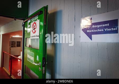 Berlin Reinickendorf nichts los im Bürgeramt Reinickendorf / Märkisches Viertel - 10.01.2024 Berlin *** Berlin Reinickendorf nichts los im Bürgeramt Reinickendorf Märkisches Viertel 10 01 2024 Berlin Stockfoto