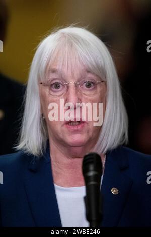Washington, Usa. Januar 2024. Der US-Senator Patty Murray (Demokrat von Washington) hält am Dienstag, den 9. Januar 2024, auf der Pressekonferenz der Demokraten im Ohio Clock Corridor im Kapitol der Vereinigten Staaten in Washington, DC, Stellung. Foto: Rod Lamkey/CNP/ABACAPRESS.COM Credit: Abaca Press/Alamy Live News Stockfoto