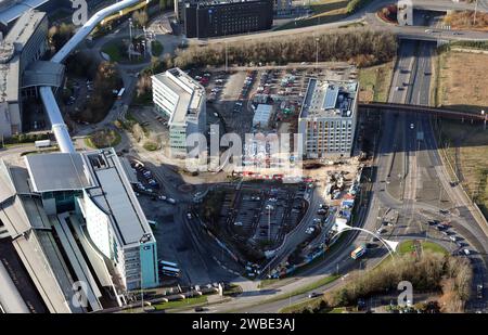 Aus der Vogelperspektive des Flughafens Manchester an der Kreuzung der M56 und A555 in der Nähe von Terminal 2 Stockfoto