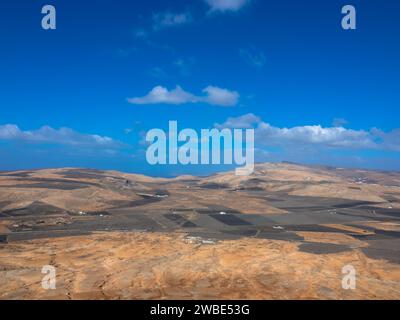 Spektakuläre Ausblicke auf die Feuerberge im Timanfaya Nationalpark, dieser einzigartigen Gegend, die vollständig aus vulkanischen Böden besteht. Lanzarote Stockfoto