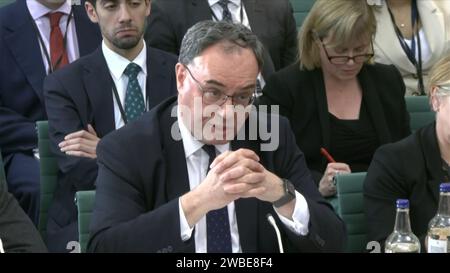 Screenshot vom Parlamentsfernsehen des Gouverneurs der Bank of England Andrew Bailey, der vor dem Ausschuss für Treasury Select im Houses of Parliament in London über die Bedrohung der Finanzstabilität durch Zinsanstiege spricht. Bilddatum: Mittwoch, 10. Januar 2024. Stockfoto