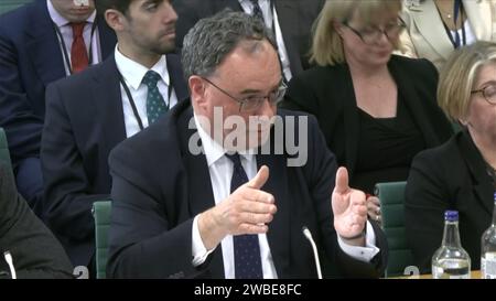 Screenshot vom Parlamentsfernsehen des Gouverneurs der Bank of England Andrew Bailey, der vor dem Ausschuss für Treasury Select im Houses of Parliament in London über die Bedrohung der Finanzstabilität durch Zinsanstiege spricht. Bilddatum: Mittwoch, 10. Januar 2024. Stockfoto