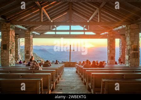 CLEVELAND, SOUTH CAROLINA - 2. NOVEMBER 2020: Besucher genießen die Pretty Place Chapel im Morgengrauen. Stockfoto