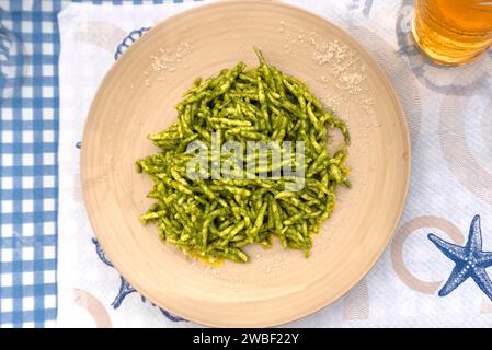 Genuesische Spezialität, Trofie al Pesto alla genovese, Nudeln mit Pesto alla genovese, Genua, Italien Stockfoto