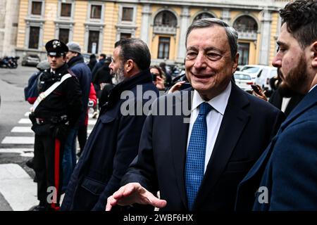 Der ehemalige italienische Premierminister und ehemalige Präsident der Europäischen Zentralbank, Mario Draghi, trifft am 10. Januar 2024 im Hauptsitz der Bank of Italy in Mailand mit einer Delegation des ERT, dem europäischen Runden Tisch für Industrie, zusammen Stockfoto