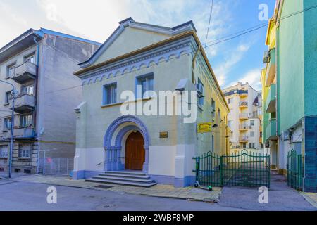 Ruse, Bulgarien - 17. September 2023: Blick auf die Synagoge in Russe, Nordosten Bulgariens Stockfoto